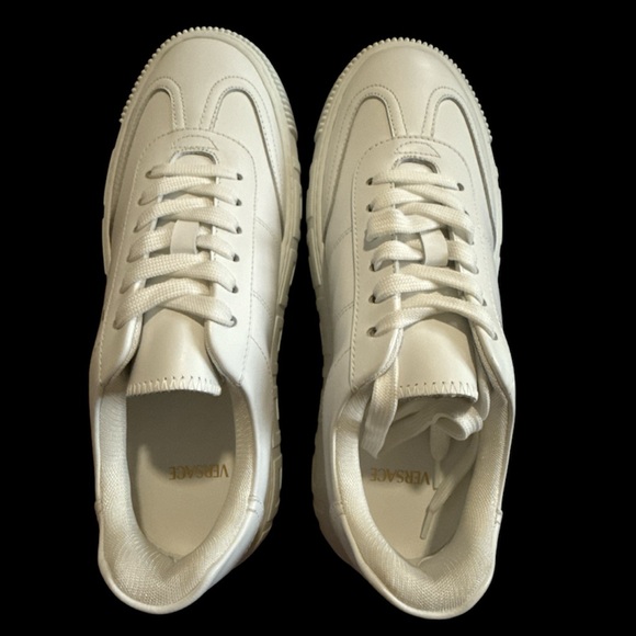 Versace Vitelli White Sneakers w/Box & dust bag! - Picture 5 of 9